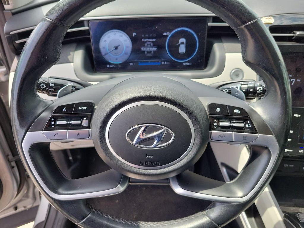 2024 Shimmering Silver Hyundai Tucson Limited FWD SUV