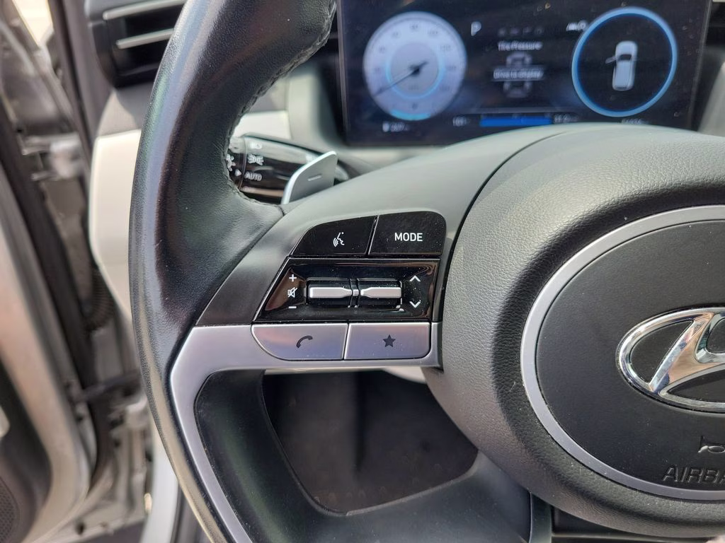 2024 Shimmering Silver Hyundai Tucson Limited FWD SUV