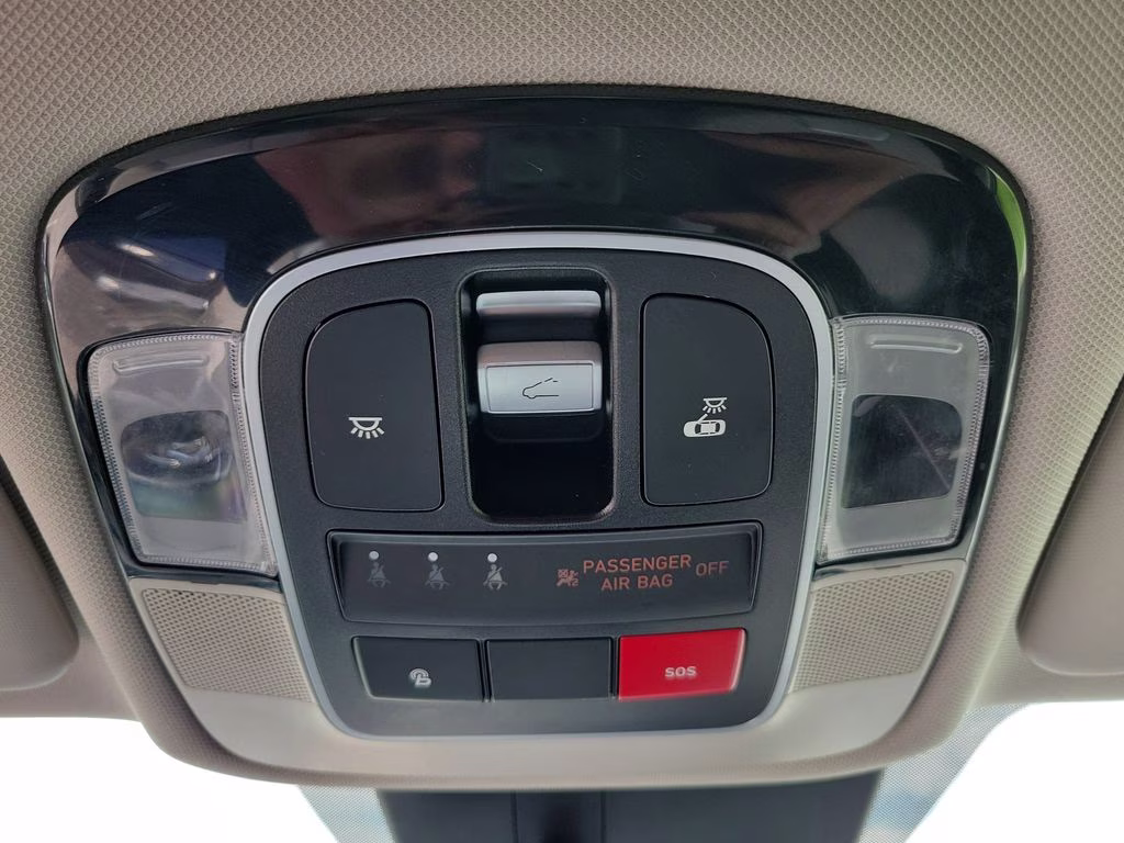 2024 Shimmering Silver Hyundai Tucson Limited FWD SUV