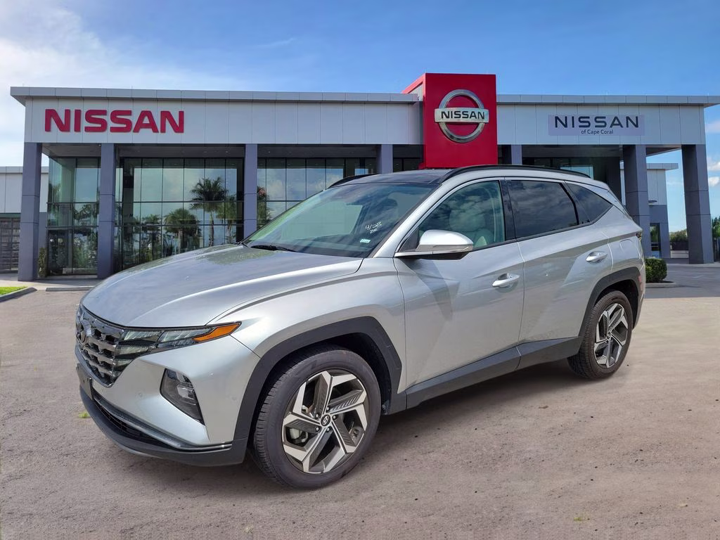 2024 Shimmering Silver Hyundai Tucson Limited FWD SUV