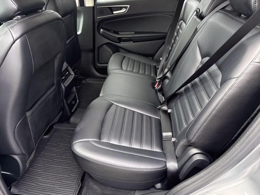 2022 Iconic Silver Metallic Ford Edge SEL AWD SUV
