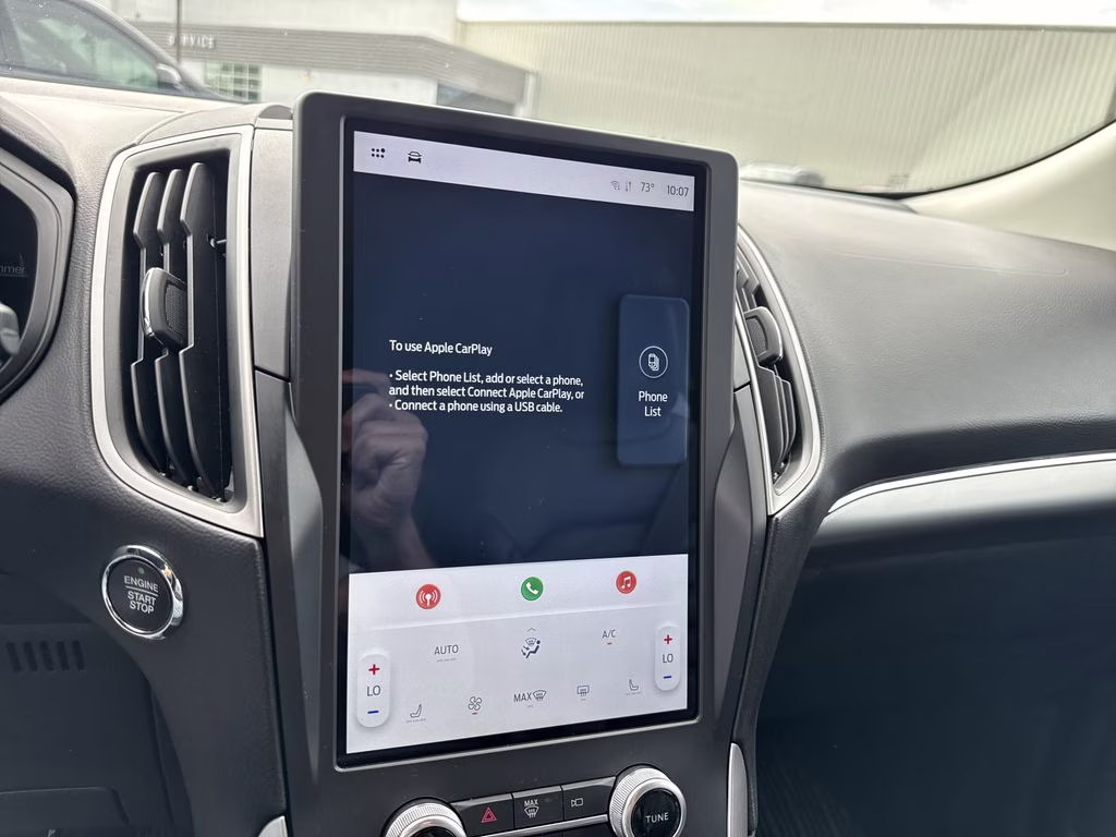 2022 Iconic Silver Metallic Ford Edge SEL AWD SUV