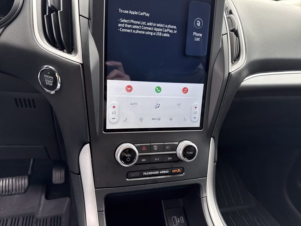 2022 Iconic Silver Metallic Ford Edge SEL AWD SUV