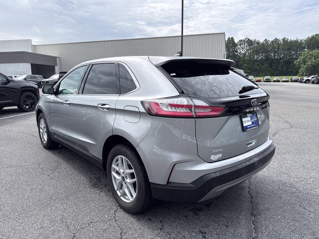 2022 Iconic Silver Metallic Ford Edge SEL AWD SUV
