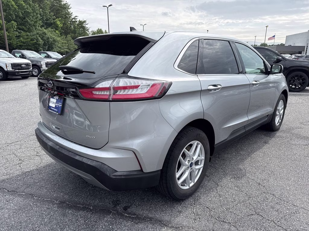 2022 Iconic Silver Metallic Ford Edge SEL AWD SUV