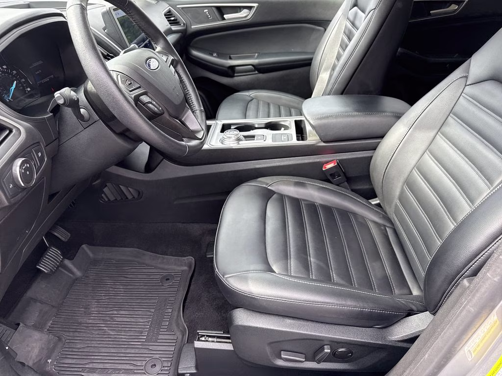 2022 Iconic Silver Metallic Ford Edge SEL AWD SUV