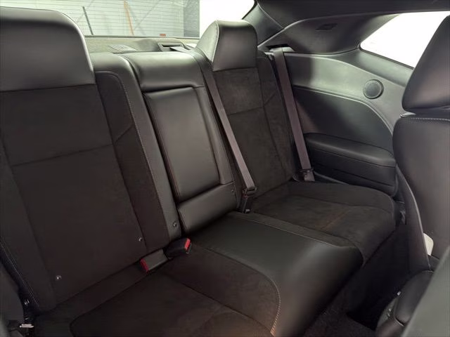 2023 Octane Red Pearlcoat Dodge Challenger R/T RWD Coupe