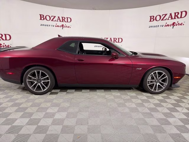 2023 Octane Red Pearlcoat Dodge Challenger R/T RWD Coupe