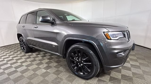 2020 Granite Crystal Metallic Clearcoat Jeep Grand Cherokee Altitude 4X4 SUV
