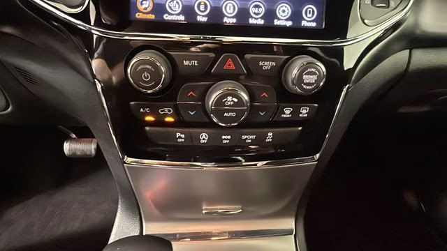 2020 Granite Crystal Metallic Clearcoat Jeep Grand Cherokee Altitude 4X4 SUV