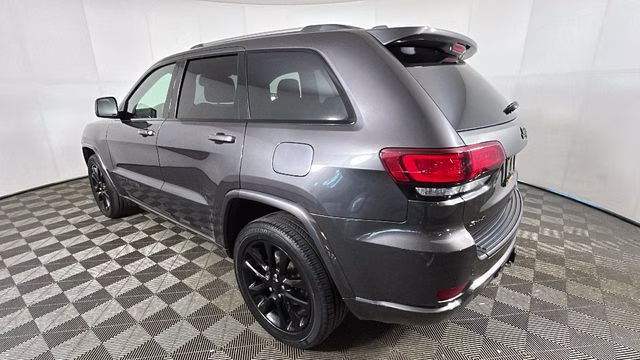 2020 Granite Crystal Metallic Clearcoat Jeep Grand Cherokee Altitude 4X4 SUV