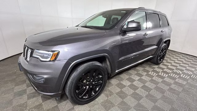 2020 Granite Crystal Metallic Clearcoat Jeep Grand Cherokee Altitude 4X4 SUV