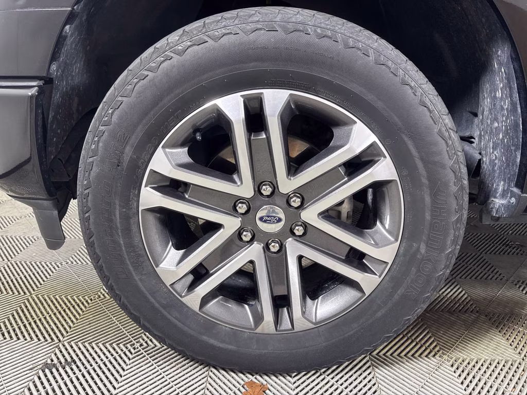 2022 Black Metallic Ford F-150 XL 4X4 Truck