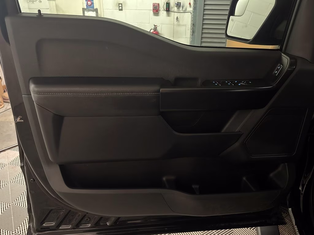 2022 Black Metallic Ford F-150 XL 4X4 Truck