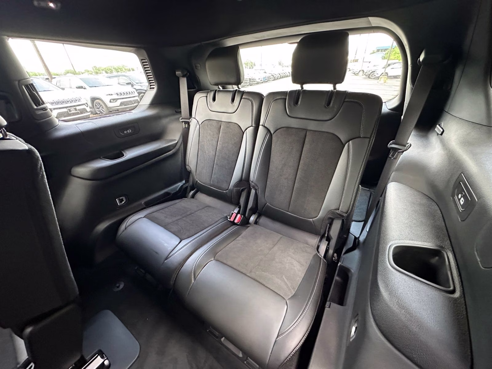 2026 Bright White Clearcoat Jeep Grand Cherokee L Laredo 4X4 SUV