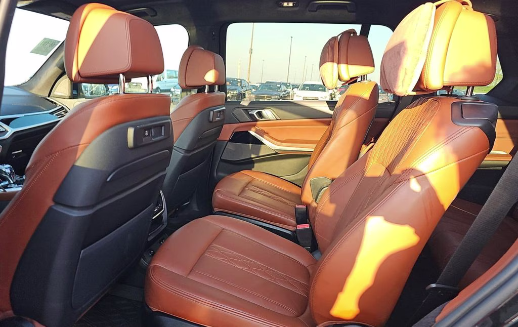 2022 Black BMW X7 xDrive40i AWD SUV