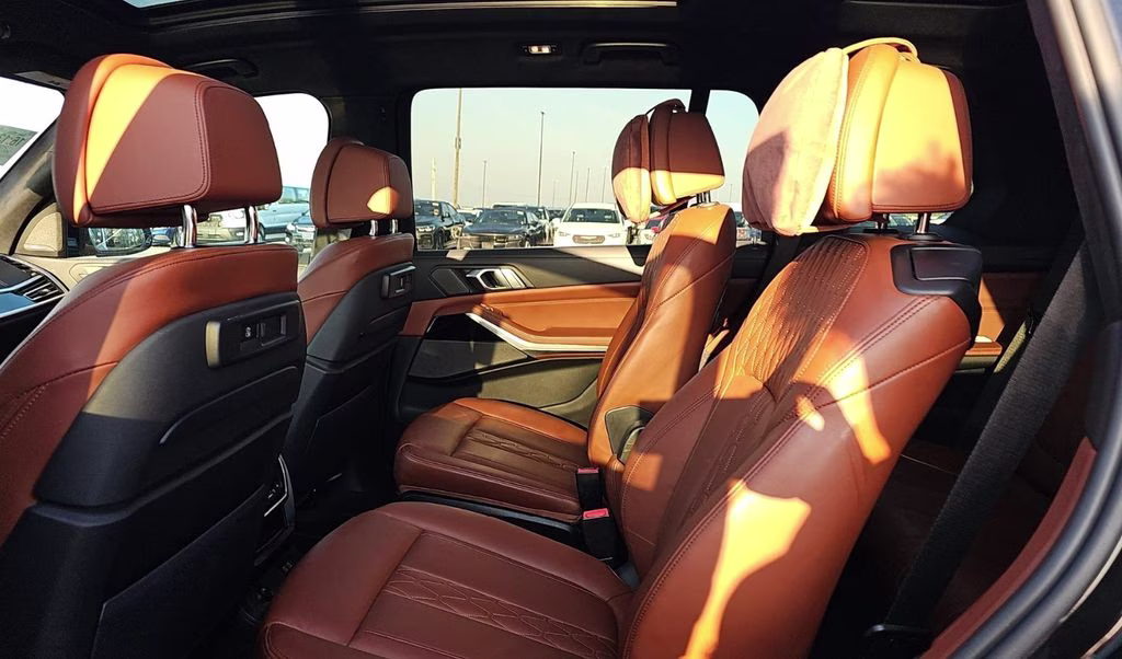 2022 Black BMW X7 xDrive40i AWD SUV