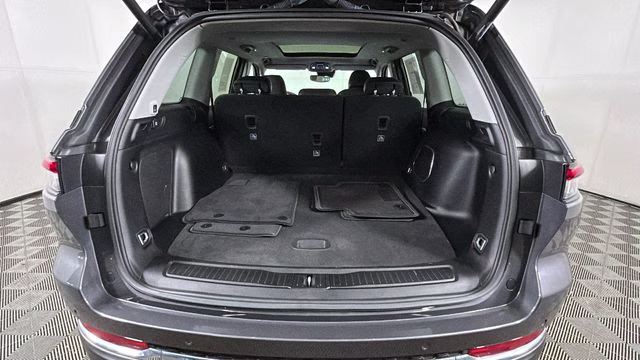 2023 Baltic Gray Metallic Clearcoat Jeep Grand Cherokee 4xe 4X4 SUV