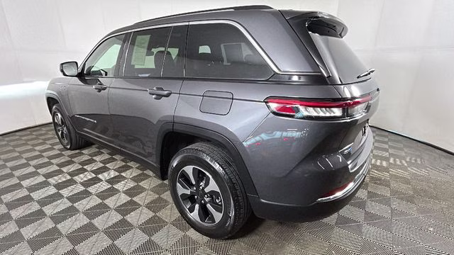 2023 Baltic Gray Metallic Clearcoat Jeep Grand Cherokee 4xe 4X4 SUV