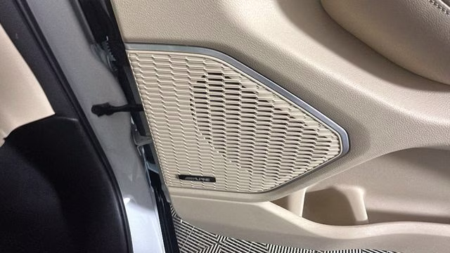 2023 Bright White Clearcoat Jeep Grand Cherokee 4xe 4X4 SUV