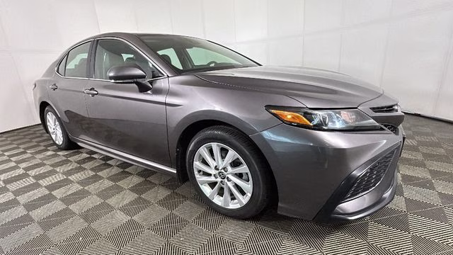 2024 Predawn Gray Mica Toyota Camry SE FWD Sedan