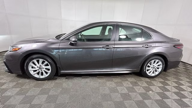 2024 Predawn Gray Mica Toyota Camry SE FWD Sedan