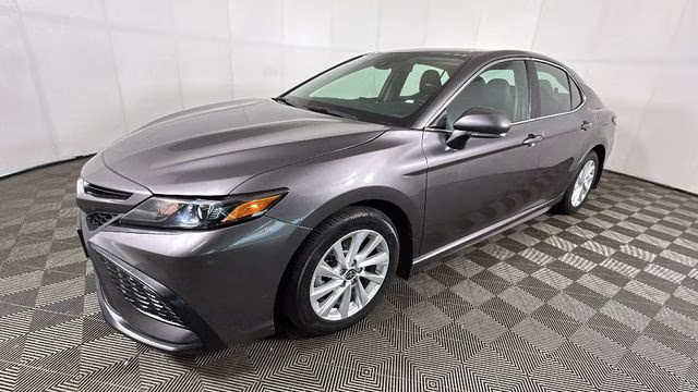 2024 Predawn Gray Mica Toyota Camry SE FWD Sedan