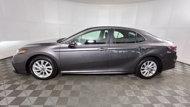 2024 Predawn Gray Mica Toyota Camry SE FWD Sedan