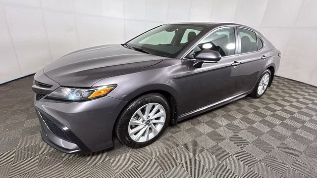 2024 Predawn Gray Mica Toyota Camry SE FWD Sedan
