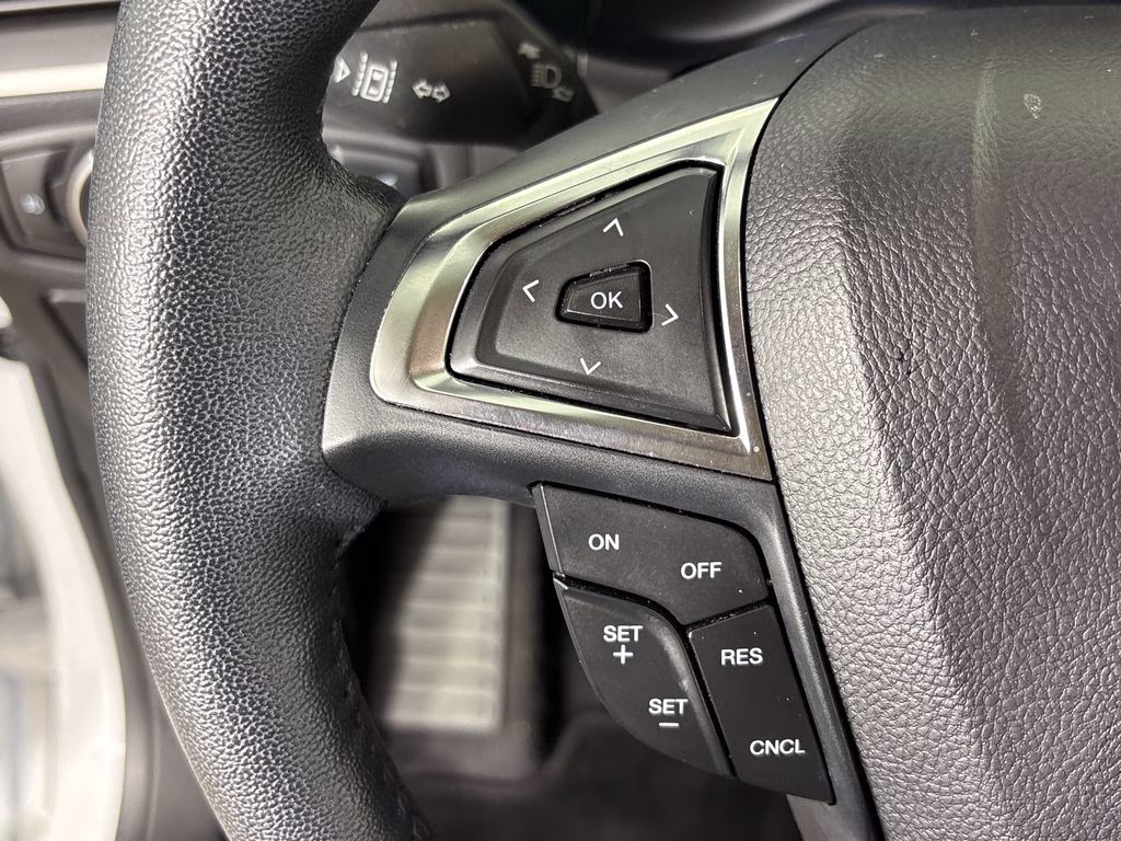 2023 Oxford White Ford Edge SEL AWD SUV