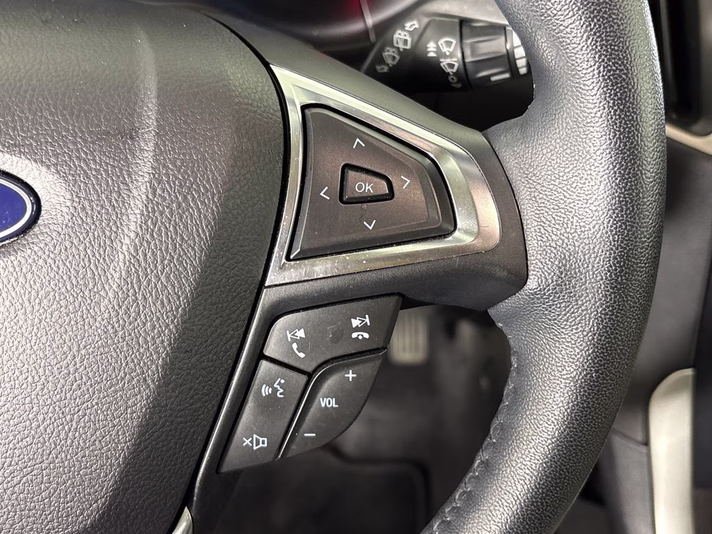 2023 Oxford White Ford Edge SEL AWD SUV