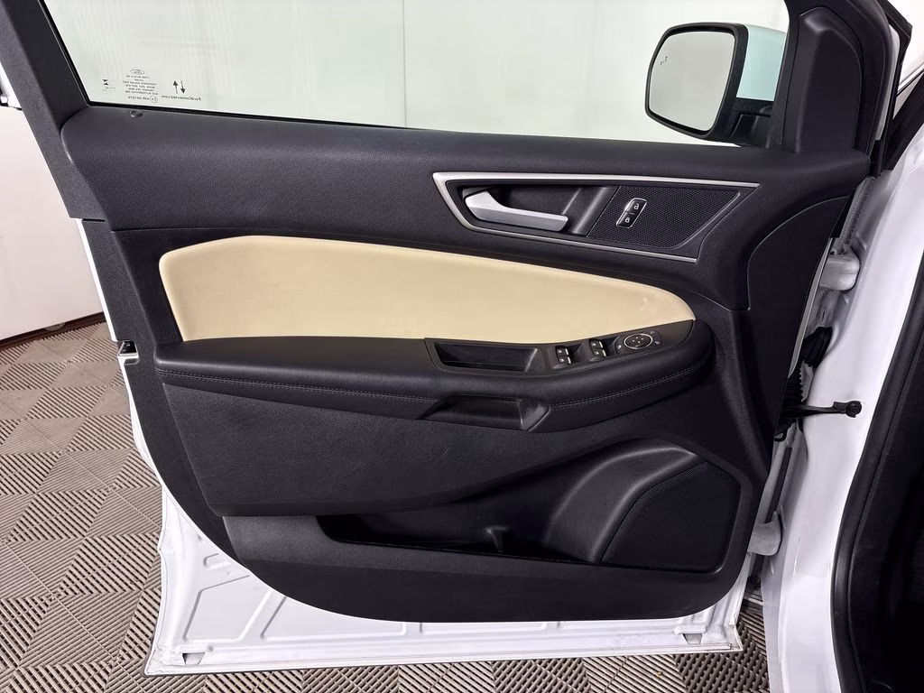2023 Oxford White Ford Edge SEL AWD SUV