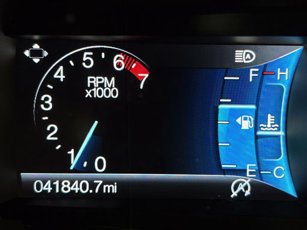 2023 Oxford White Ford Edge SEL AWD SUV
