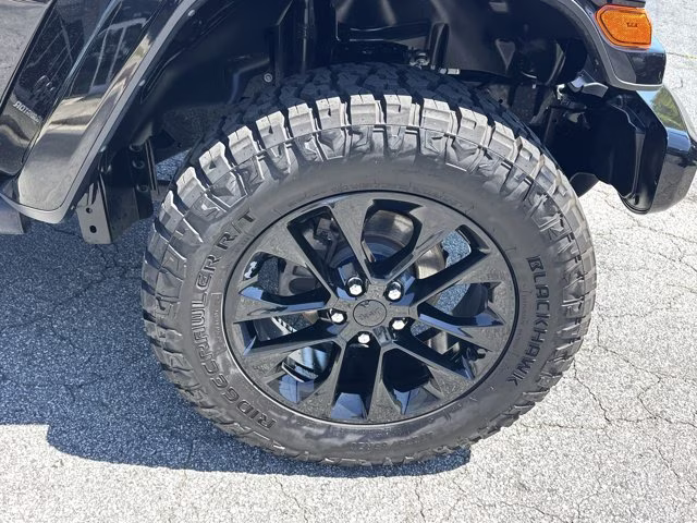 2023 Black Clearcoat Jeep Gladiator 4X4 Truck