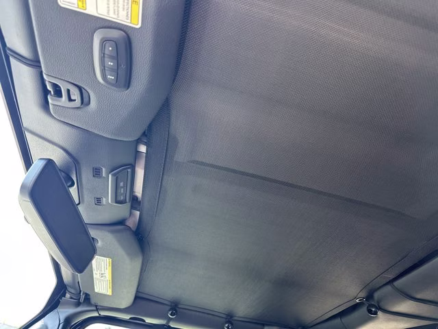 2023 Black Clearcoat Jeep Gladiator 4X4 Truck