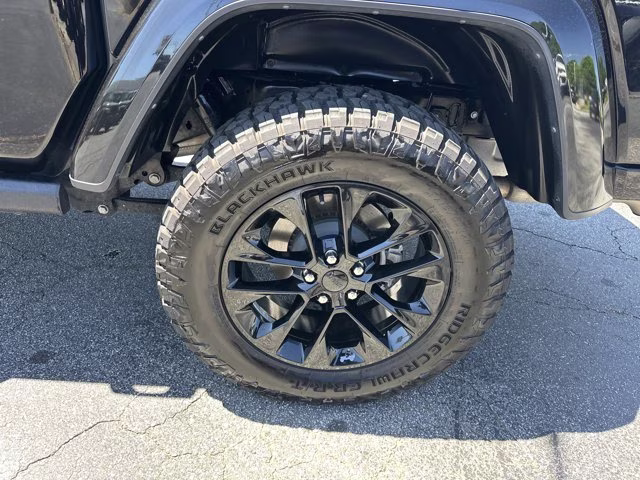 2023 Black Clearcoat Jeep Gladiator 4X4 Truck