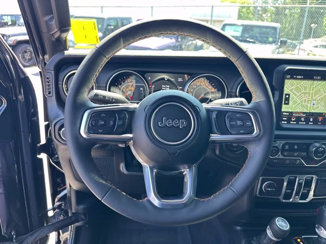2023 Black Clearcoat Jeep Gladiator 4X4 Truck