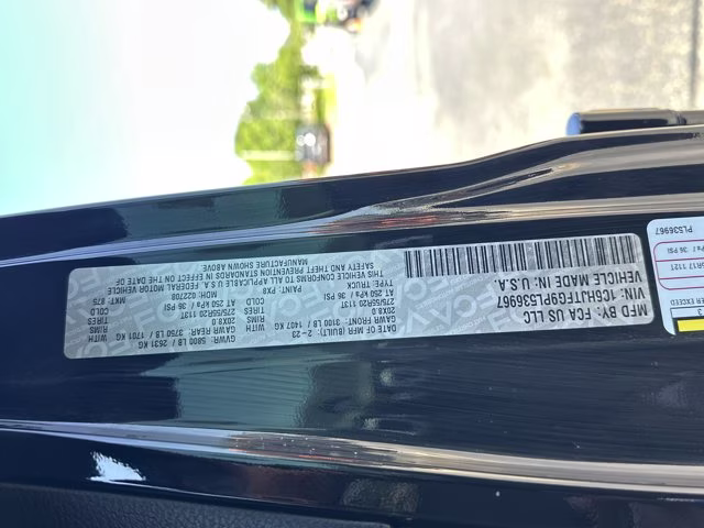 2023 Black Clearcoat Jeep Gladiator 4X4 Truck