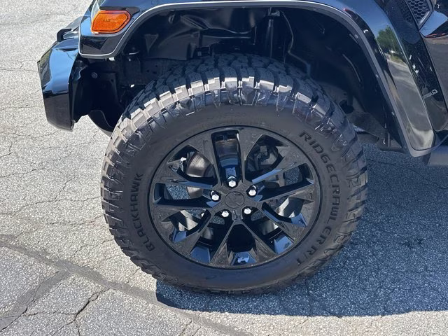 2023 Black Clearcoat Jeep Gladiator 4X4 Truck