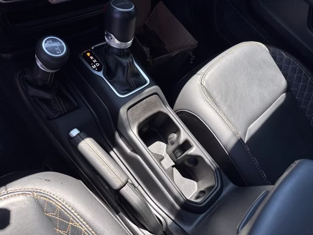 2023 Black Clearcoat Jeep Gladiator 4X4 Truck