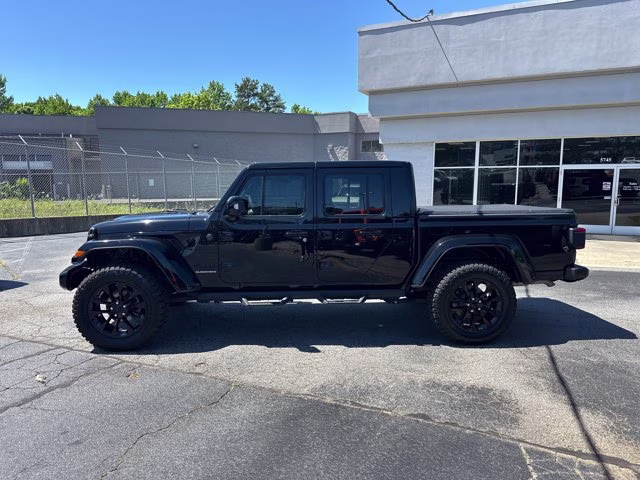2023 Black Clearcoat Jeep Gladiator 4X4 Truck
