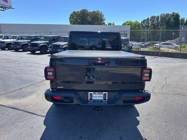 2023 Black Clearcoat Jeep Gladiator 4X4 Truck