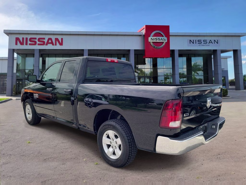 2024 Diamond Black Crystal Pearlcoat Ram 1500 Classic SLT RWD Truck