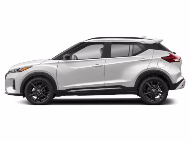 2023 Aspen White/Super Black Nissan Kicks SR FWD SUV