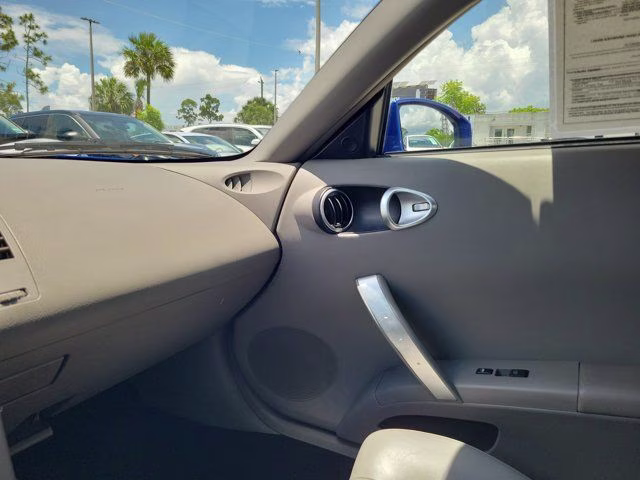 2005 Daytona Blue Clearcoat Metallic Nissan 350Z Grand Touring RWD Convertible
