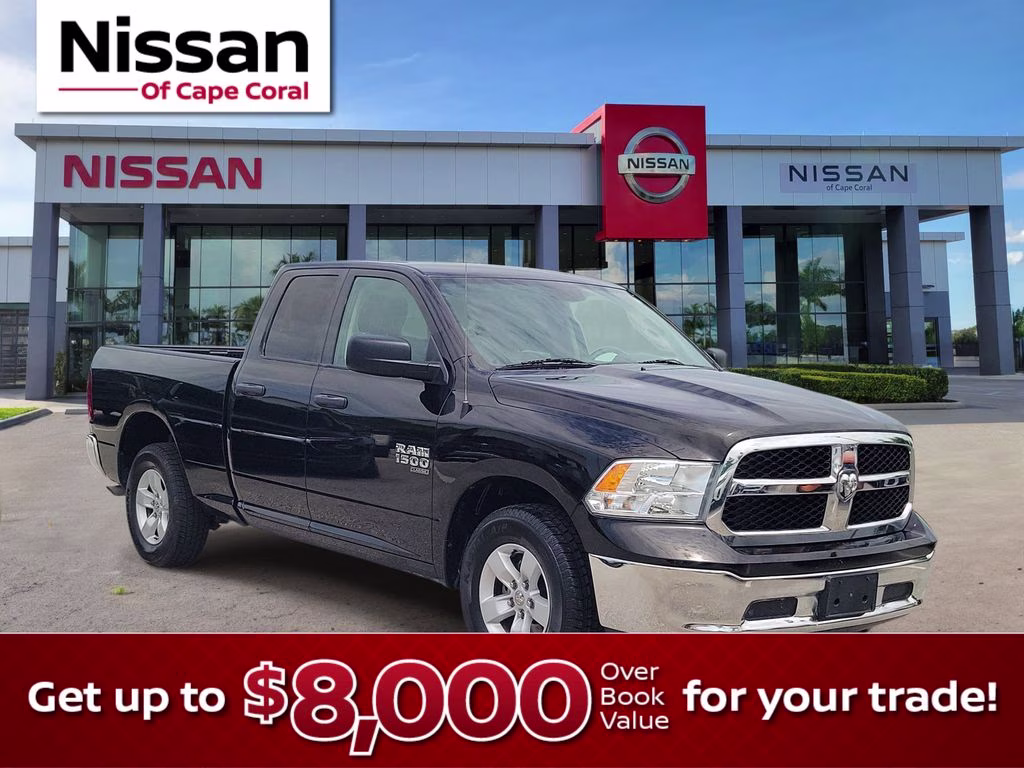 2024 Diamond Black Crystal Pearlcoat Ram 1500 Classic SLT RWD Truck