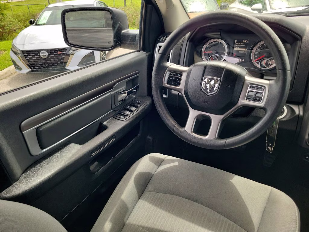 2024 Diamond Black Crystal Pearlcoat Ram 1500 Classic SLT RWD Truck