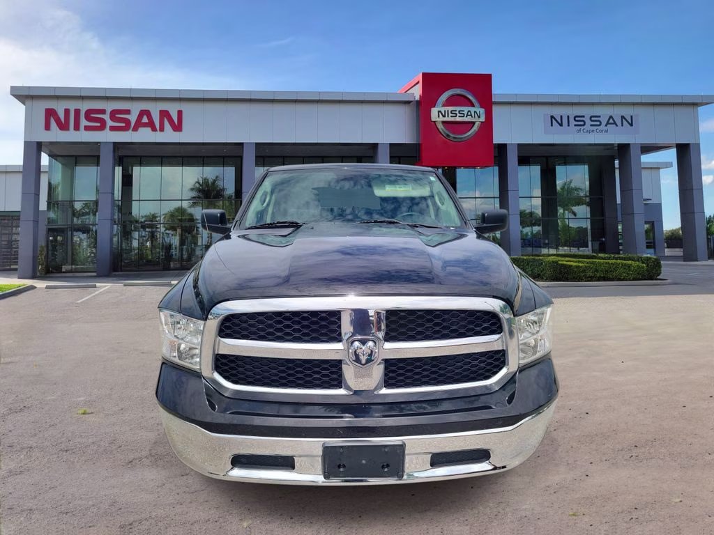 2024 Diamond Black Crystal Pearlcoat Ram 1500 Classic SLT RWD Truck