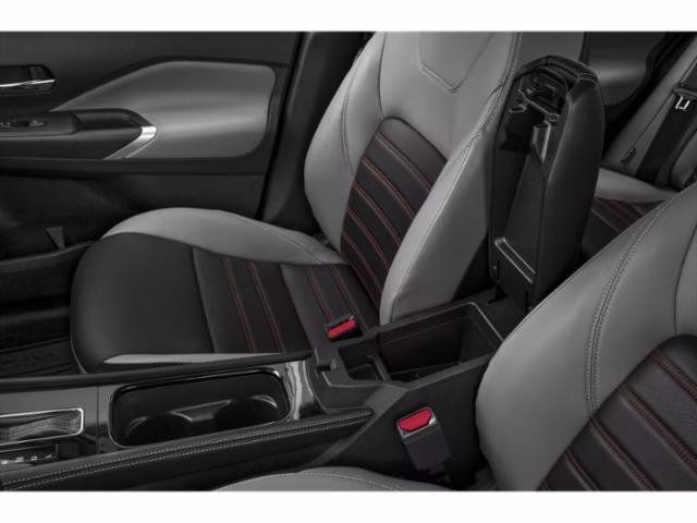 2023 Aspen White/Super Black Nissan Kicks SR FWD SUV
