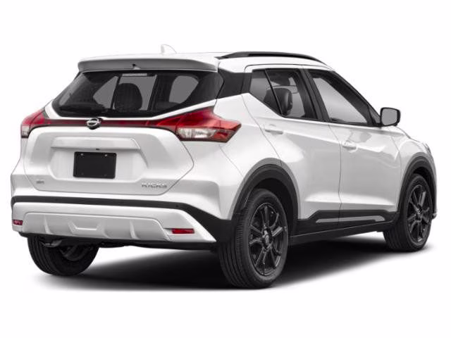 2023 Aspen White/Super Black Nissan Kicks SR FWD SUV
